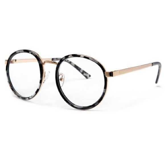 Modern Sophisticated Clear lens glasses - Picture 8 of 8